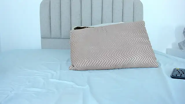 Snapshot of sarita_duque chatting on October 27, 2025, 12:09 pm sarita duque online show from October 27, 2025, 12:09 pm