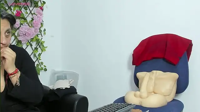 merlyna goldens online show from November 11, 2025, 11:27 pm