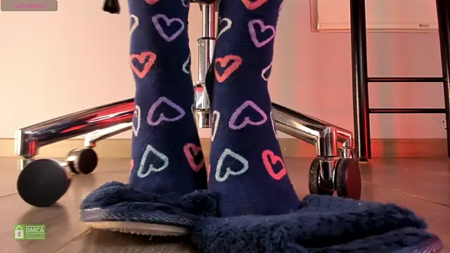 ammeliaa  online show from October 28, 2025, 5:00 am