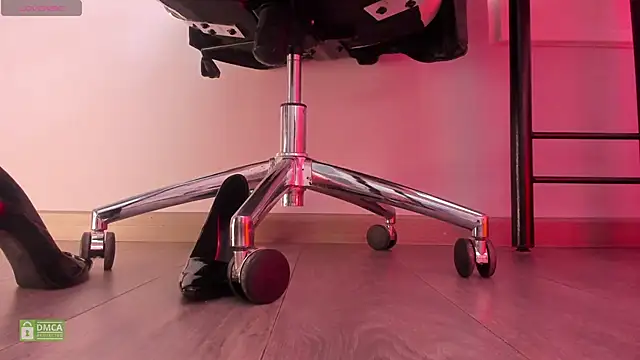 ammeliaa  online show from November 29, 2025, 6:49 am