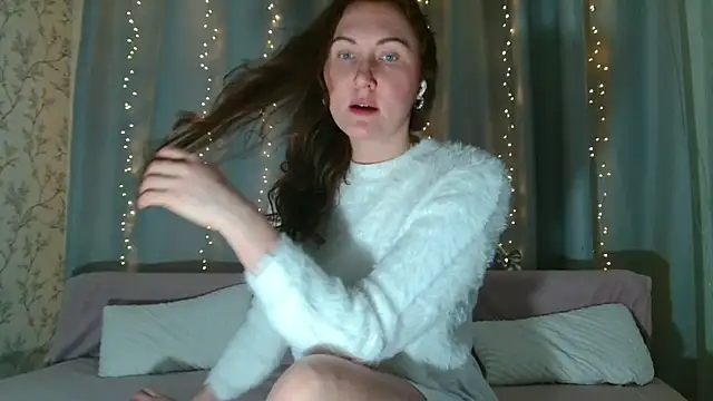 Imcarrieberry online show from February 7, 2025, 3:30 pm