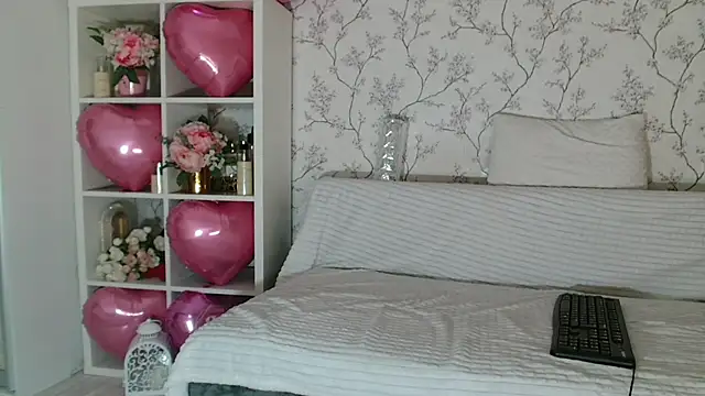 Imcarrieberry online show from February 14, 2025, 3:15 pm