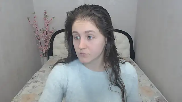 Snapshot of Holliy_Cooper chatting on December 20, 2024, 8:38 am Holliy Cooper online show from December 20, 2024, 8:38 am