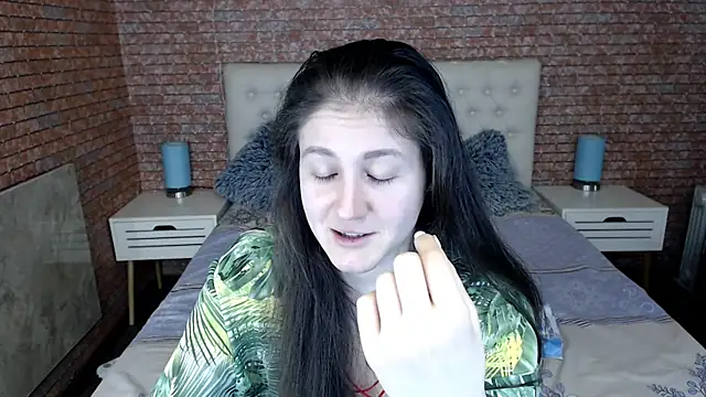 Snapshot of Holliy_Cooper chatting on March 14, 2025, 9:24 am Holliy Cooper online show from March 14, 2025, 9:24 am