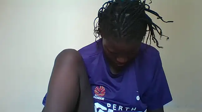 Snapshot of prettychic5 chatting on December 5, 2024, 6:32 am prettychic5 online show from December 5, 2024, 6:32 am