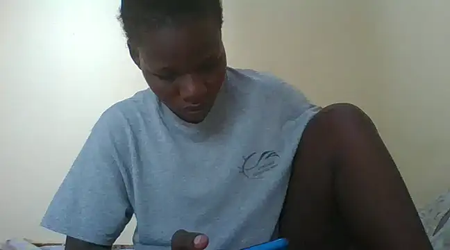 Snapshot of prettychic5 chatting on December 16, 2024, 6:53 am prettychic5 online show from December 16, 2024, 6:53 am