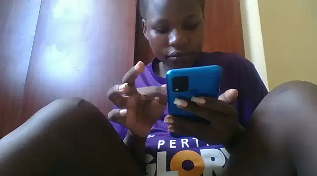 Snapshot of prettychic5 chatting on December 23, 2024, 9:05 am prettychic5 online show from December 23, 2024, 9:05 am