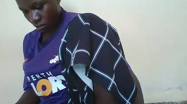 Snapshot of prettychic5 chatting on January 21, 2025, 6:54 am prettychic5 online show from January 21, 2025, 6:54 am