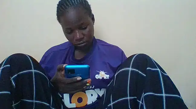 Snapshot of prettychic5 chatting on January 21, 2025, 1:22 pm prettychic5 online show from January 21, 2025, 1:22 pm