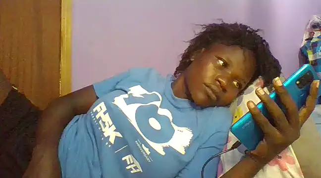 Snapshot of prettychic5 chatting on March 21, 2025, 2:40 pm prettychic5 online show from March 21, 2025, 2:40 pm