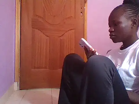 Snapshot of prettychic5 chatting on September 12, 2025, 7:30 am prettychic5 online show from September 12, 2025, 7:30 am