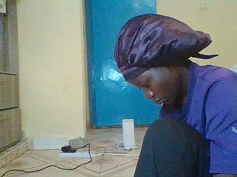 Snapshot of prettychic5 chatting on October 15, 2025, 7:19 am prettychic5 online show from October 15, 2025, 7:19 am