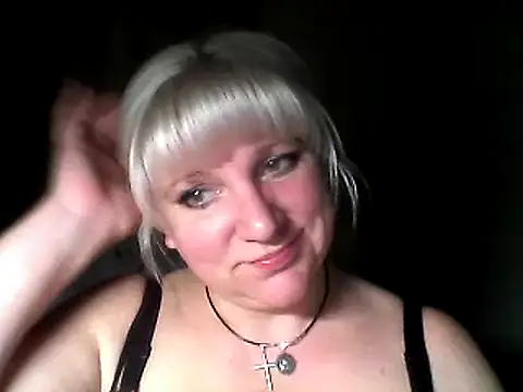 MeilomaWesa online show from February 16, 2025, 6:43 pm