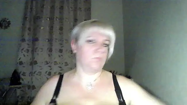 MeilomaWesa online show from November 5, 2025, 2:17 pm