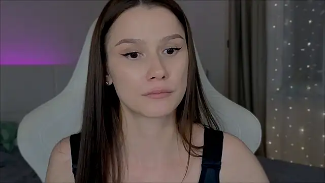 Snapshot of Madi_soon chatting on October 7, 2025, 6:27 pm Madi soon online show from October 7, 2025, 6:27 pm