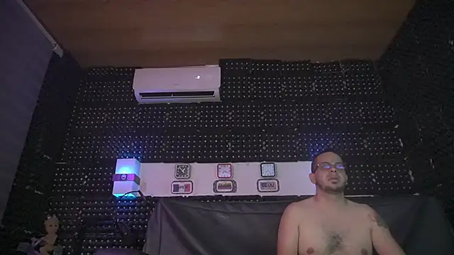 Snapshot of Dulce_yors chatting on December 24, 2024, 12:22 am Dulce yors online show from December 24, 2024, 12:22 am