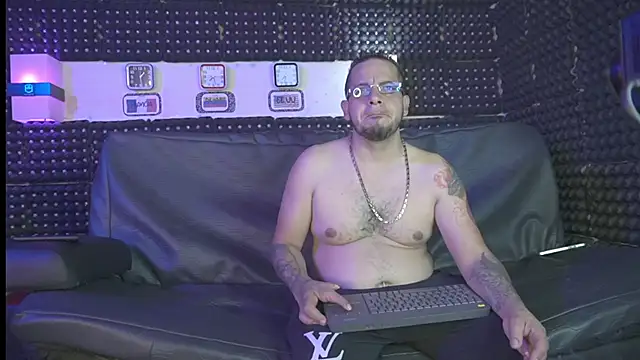 Snapshot of Dulce_yors chatting on January 15, 2025, 12:30 am Dulce yors online show from January 15, 2025, 12:30 am