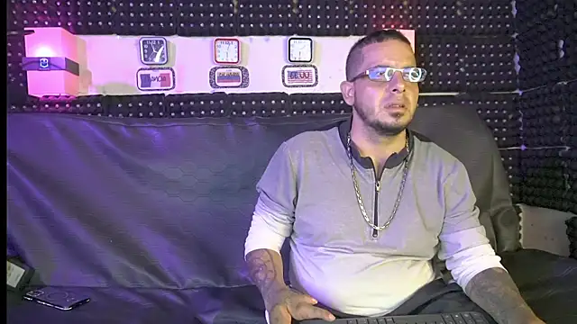 Snapshot of Dulce_yors chatting on March 15, 2025, 11:06 pm Dulce yors online show from March 15, 2025, 11:06 pm