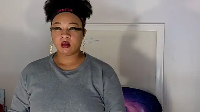 Snapshot of temptressbeauty24 chatting on December 12, 2024, 4:59 am temptressbeauty24 online show from December 12, 2024, 4:59 am