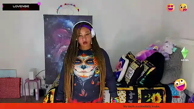 Snapshot of temptressbeauty24 chatting on February 8, 2025, 8:32 pm temptressbeauty24 online show from February 8, 2025, 8:32 pm