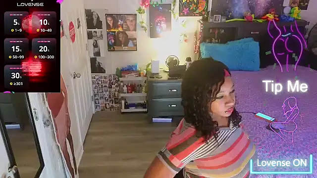 Snapshot of temptressbeauty24 chatting on October 20, 2025, 3:29 am temptressbeauty24 online show from October 20, 2025, 3:29 am