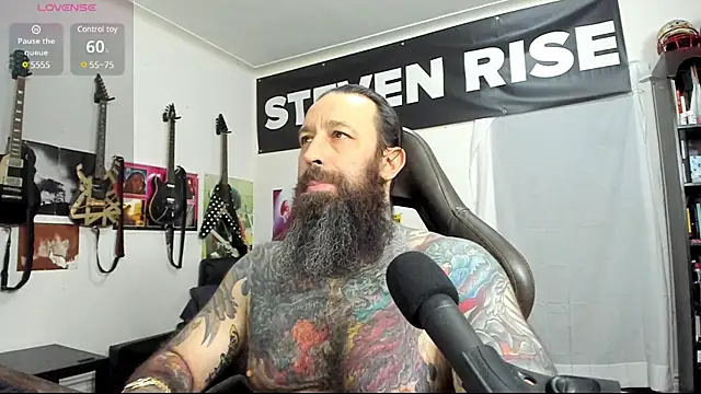 Snapshot of StevenRiseNYC chatting on March 11, 2025, 4:10 am StevenRiseNYC online show from March 11, 2025, 4:10 am