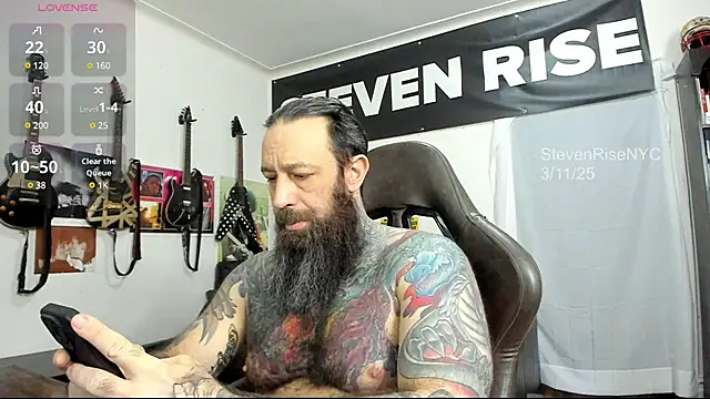 Snapshot of StevenRiseNYC chatting on March 11, 2025, 1:01 pm StevenRiseNYC online show from March 11, 2025, 1:01 pm