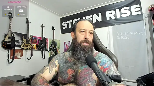 Snapshot of StevenRiseNYC chatting on March 17, 2025, 1:08 pm StevenRiseNYC online show from March 17, 2025, 1:08 pm