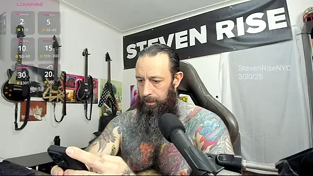 Snapshot of StevenRiseNYC chatting on March 20, 2025, 10:40 pm StevenRiseNYC online show from March 20, 2025, 10:40 pm