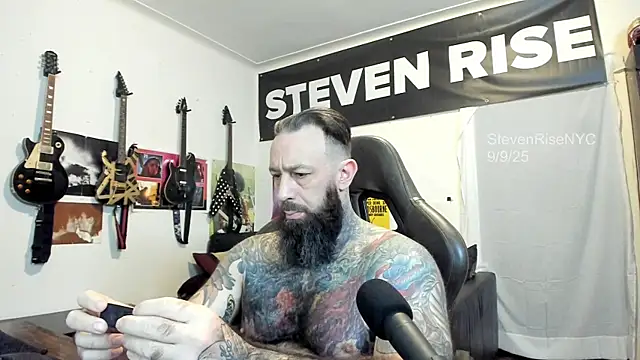 Snapshot of StevenRiseNYC chatting on September 9, 2025, 10:59 am StevenRiseNYC online show from September 9, 2025, 10:59 am