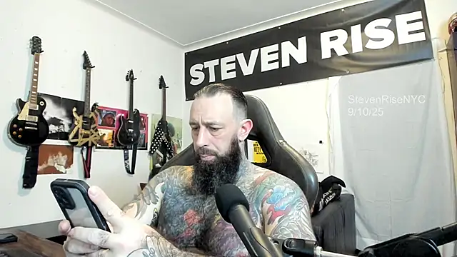Snapshot of StevenRiseNYC chatting on September 10, 2025, 4:56 am StevenRiseNYC online show from September 10, 2025, 4:56 am