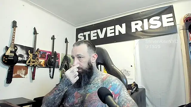 Snapshot of StevenRiseNYC chatting on September 13, 2025, 2:06 pm StevenRiseNYC online show from September 13, 2025, 2:06 pm