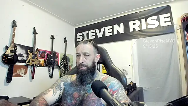 Snapshot of StevenRiseNYC chatting on September 14, 2025, 2:11 am StevenRiseNYC online show from September 14, 2025, 2:11 am