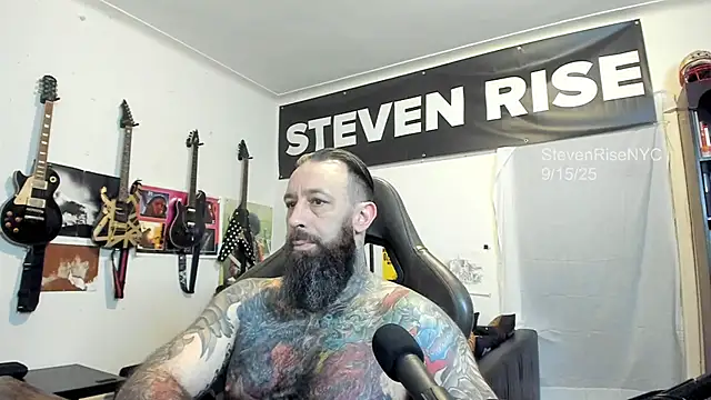 Snapshot of StevenRiseNYC chatting on September 15, 2025, 12:38 pm StevenRiseNYC online show from September 15, 2025, 12:38 pm