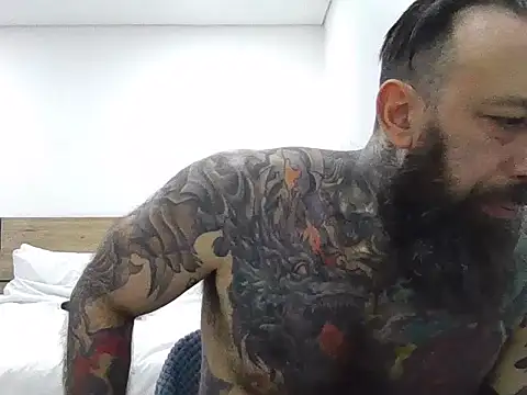 Snapshot of StevenRiseNYC chatting on September 17, 2025, 11:28 pm StevenRiseNYC online show from September 17, 2025, 11:28 pm