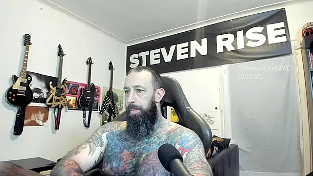 Snapshot of StevenRiseNYC chatting on September 26, 2025, 1:42 am StevenRiseNYC online show from September 26, 2025, 1:42 am