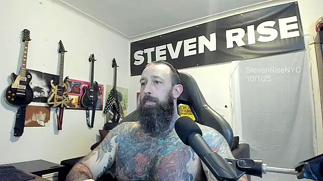 Snapshot of StevenRiseNYC chatting on October 2, 2025, 2:07 am StevenRiseNYC online show from October 2, 2025, 2:07 am