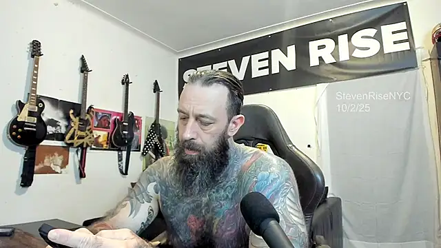 Snapshot of StevenRiseNYC chatting on October 3, 2025, 2:19 am StevenRiseNYC online show from October 3, 2025, 2:19 am