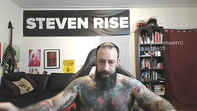 Snapshot of StevenRiseNYC chatting on October 4, 2025, 11:14 pm StevenRiseNYC online show from October 4, 2025, 11:14 pm
