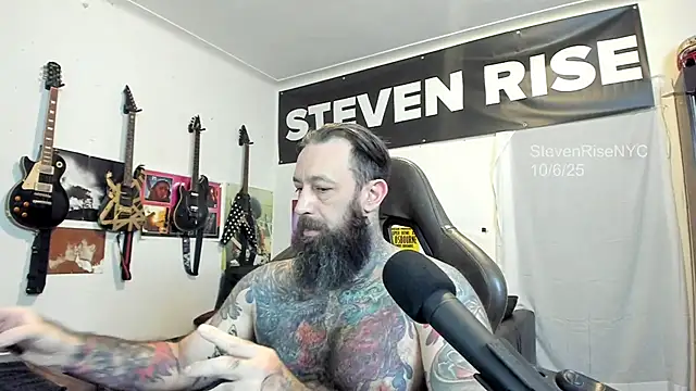 Snapshot of StevenRiseNYC chatting on October 6, 2025, 12:57 pm StevenRiseNYC online show from October 6, 2025, 12:57 pm