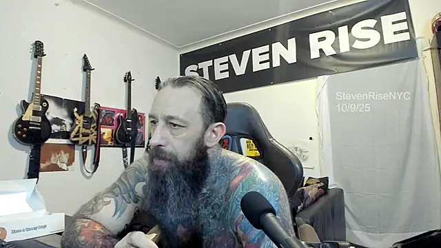 Snapshot of StevenRiseNYC chatting on October 10, 2025, 1:15 am StevenRiseNYC online show from October 10, 2025, 1:15 am