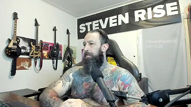 Snapshot of StevenRiseNYC chatting on October 11, 2025, 12:04 pm StevenRiseNYC online show from October 11, 2025, 12:04 pm
