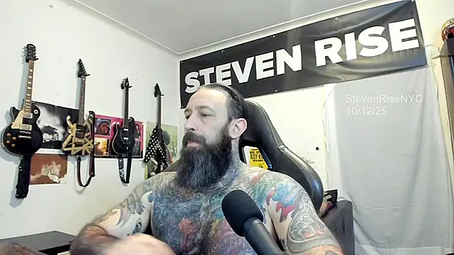 Snapshot of StevenRiseNYC chatting on October 12, 2025, 12:15 pm StevenRiseNYC online show from October 12, 2025, 12:15 pm
