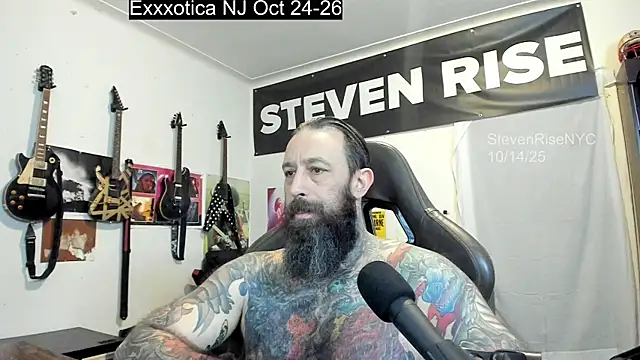 Snapshot of StevenRiseNYC chatting on October 14, 2025, 12:50 pm StevenRiseNYC online show from October 14, 2025, 12:50 pm