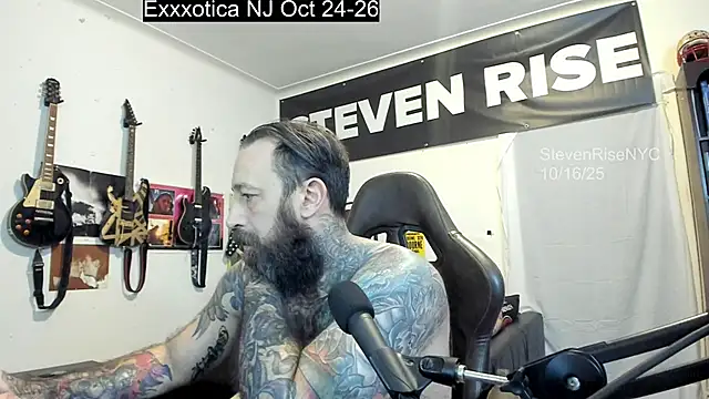 Snapshot of StevenRiseNYC chatting on October 16, 2025, 1:12 pm StevenRiseNYC online show from October 16, 2025, 1:12 pm