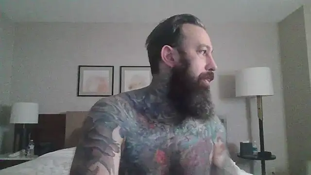 Snapshot of StevenRiseNYC chatting on October 25, 2025, 1:18 pm StevenRiseNYC online show from October 25, 2025, 1:18 pm