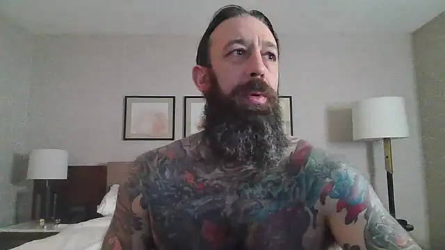 Snapshot of StevenRiseNYC chatting on October 26, 2025, 1:28 pm StevenRiseNYC online show from October 26, 2025, 1:28 pm