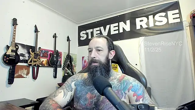 Snapshot of StevenRiseNYC chatting on November 2, 2025, 12:18 pm StevenRiseNYC online show from November 2, 2025, 12:18 pm