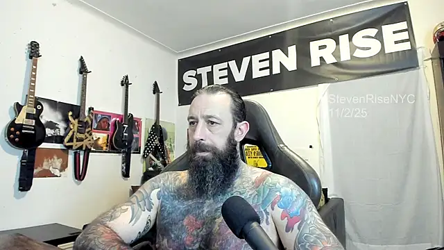 Snapshot of StevenRiseNYC chatting on November 3, 2025, 1:19 am StevenRiseNYC online show from November 3, 2025, 1:19 am