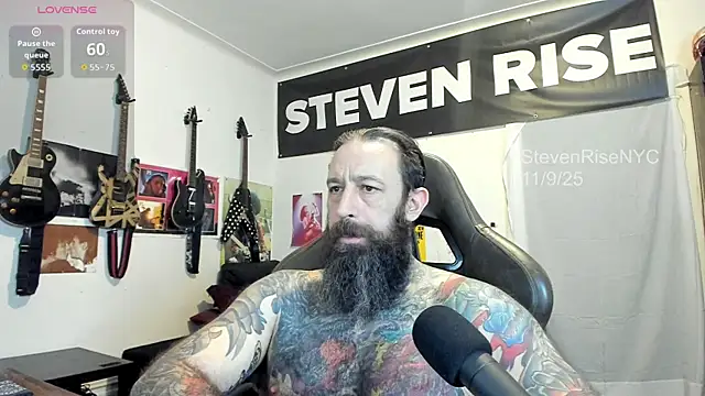 Snapshot of StevenRiseNYC chatting on November 10, 2025, 2:38 pm StevenRiseNYC online show from November 10, 2025, 2:38 pm